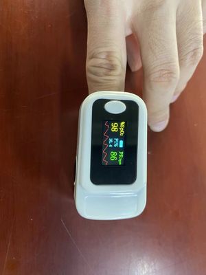 OEM ODM Portable Fingertip Oxygen Pulse Rate Monitor Oximeter Dengan OLED