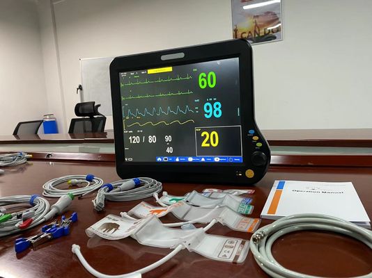 Operasi Pemancar Detak Jantung Penggunaan Veteriner 15 Inci Dengan EKG NIBP SPO2
