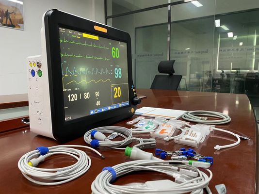 Operasi Pemancar Detak Jantung Penggunaan Veteriner 15 Inci Dengan EKG NIBP SPO2
