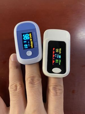 Oksimeter Pulsa Jari OLED Kecil Manual Disesuaikan Untuk Pemantauan Pulsa SpO2