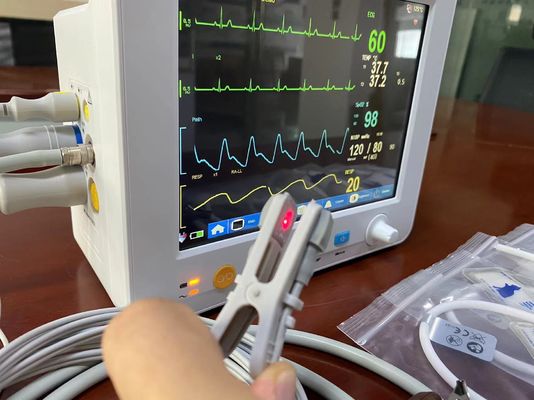Portable Veterinary Patient Monitor 8,4 Inch Keakuratan Tinggi Untuk EtCO2 EKG SPO2 NIBP Temp