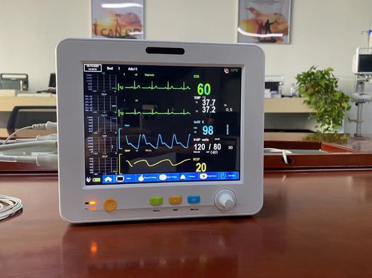 Portable 8.4 Inch Multi Parameter Monitor Pasien Keakuratan Tinggi Untuk EtCO2 EKG SPO2 NIBP Temp